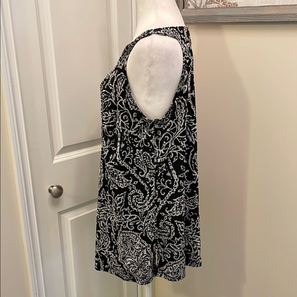 INC International Concepts Black and White Sleeveless Cut Out Tank Top GC - Picture 7 of 13